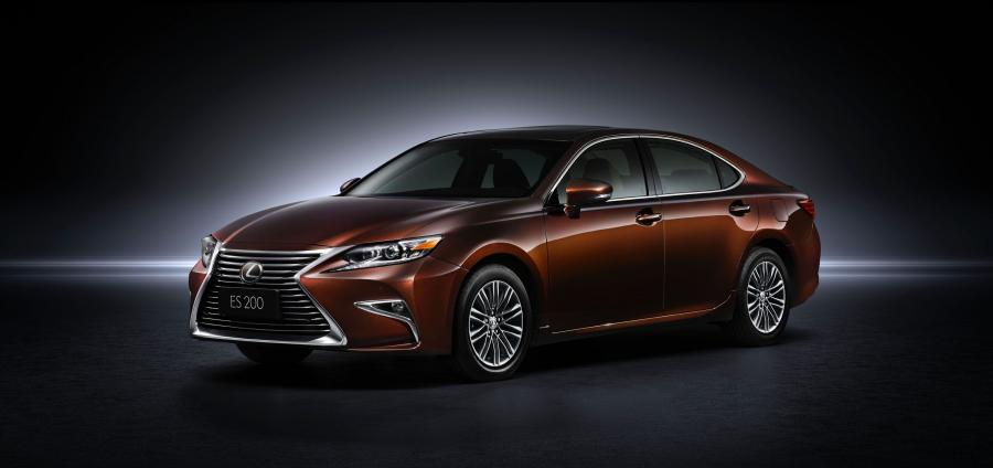  Lexus ES200 2015 года  (фото 1 из 7)
